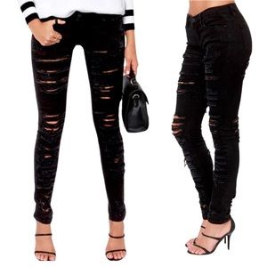 EUC BlankNYC The Skinny Classique Shredded Black Skinny Jeans 26 Distressed